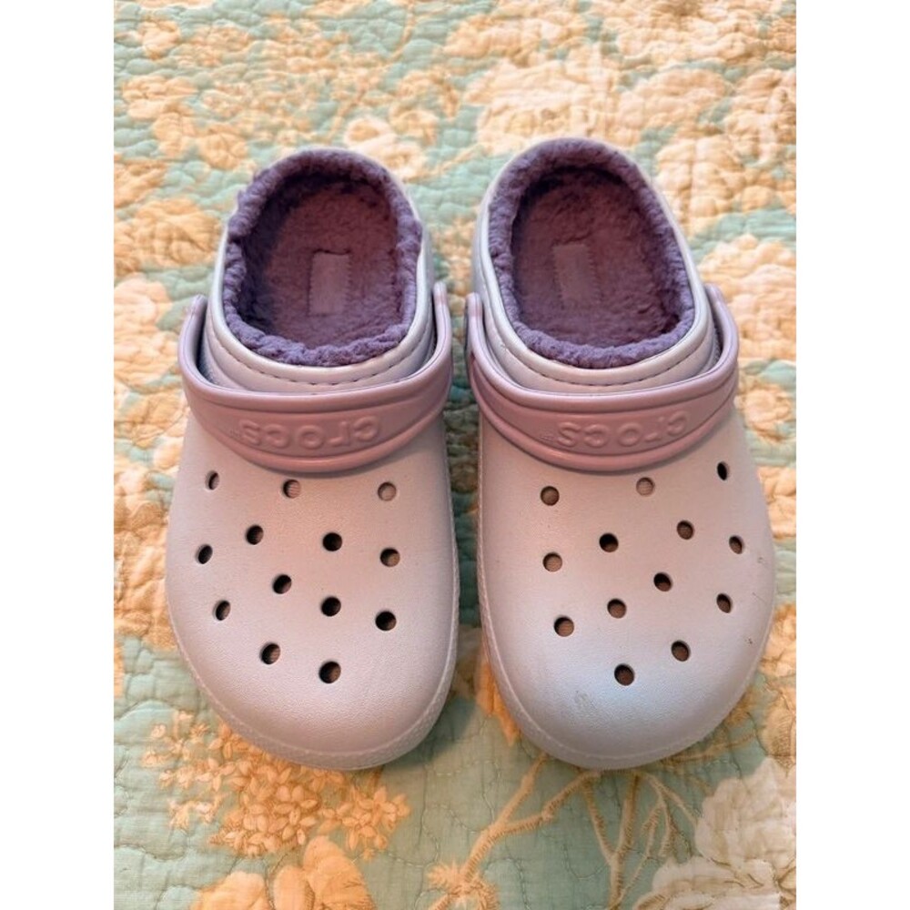 Lavender Lined Crocs juniors 3
